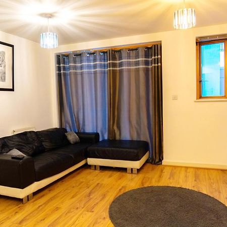 1 Bed - Sleeps 2 - 7 Min Walk To Hackney Station Appartement Londen Buitenkant foto