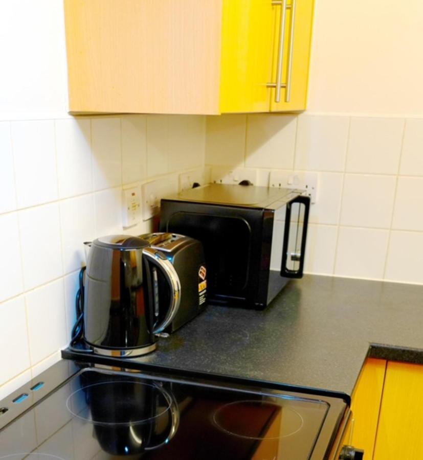 1 Bed - Sleeps 2 - 7 Min Walk To Hackney Station Appartement Londen Buitenkant foto