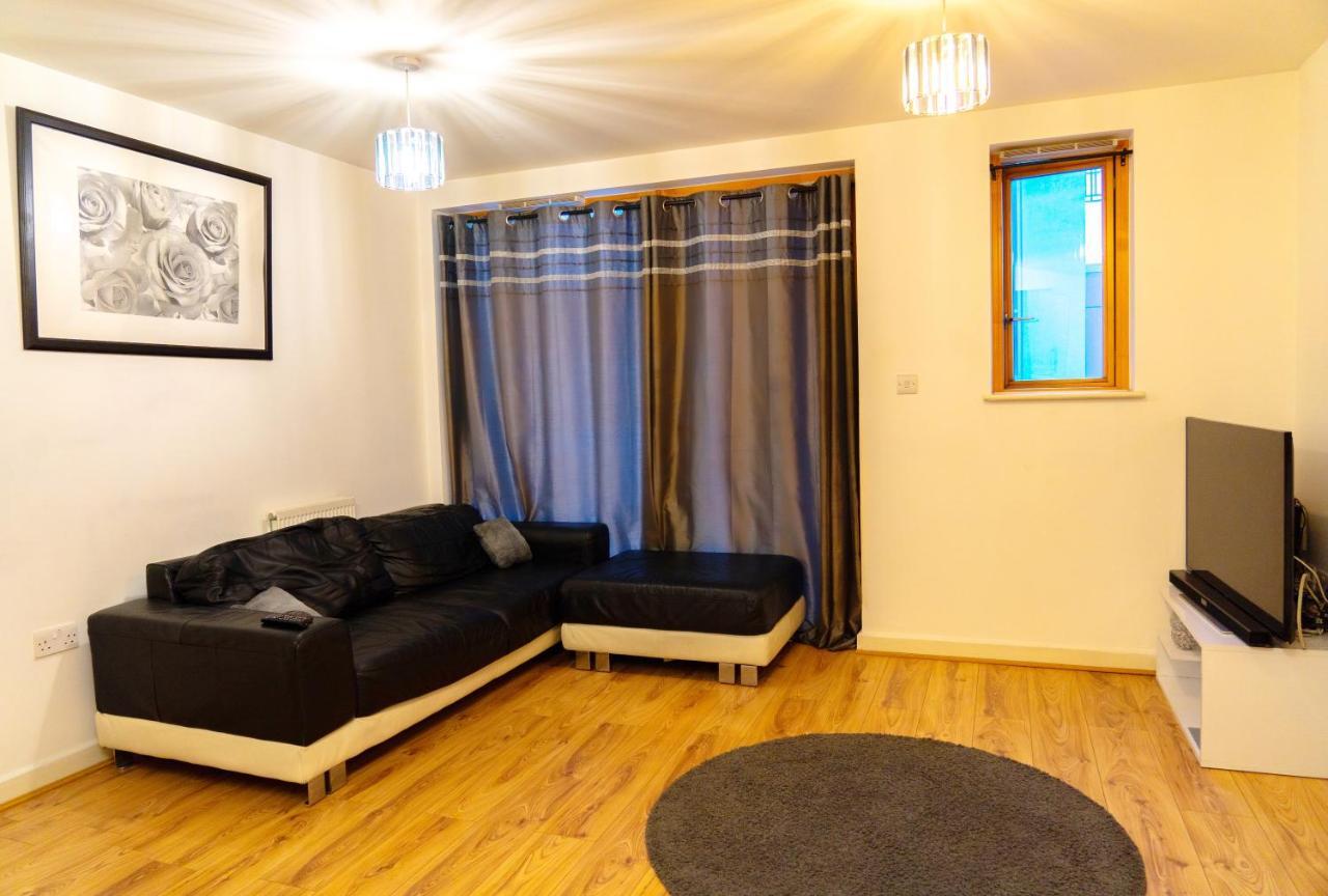 1 Bed - Sleeps 2 - 7 Min Walk To Hackney Station Appartement Londen Buitenkant foto