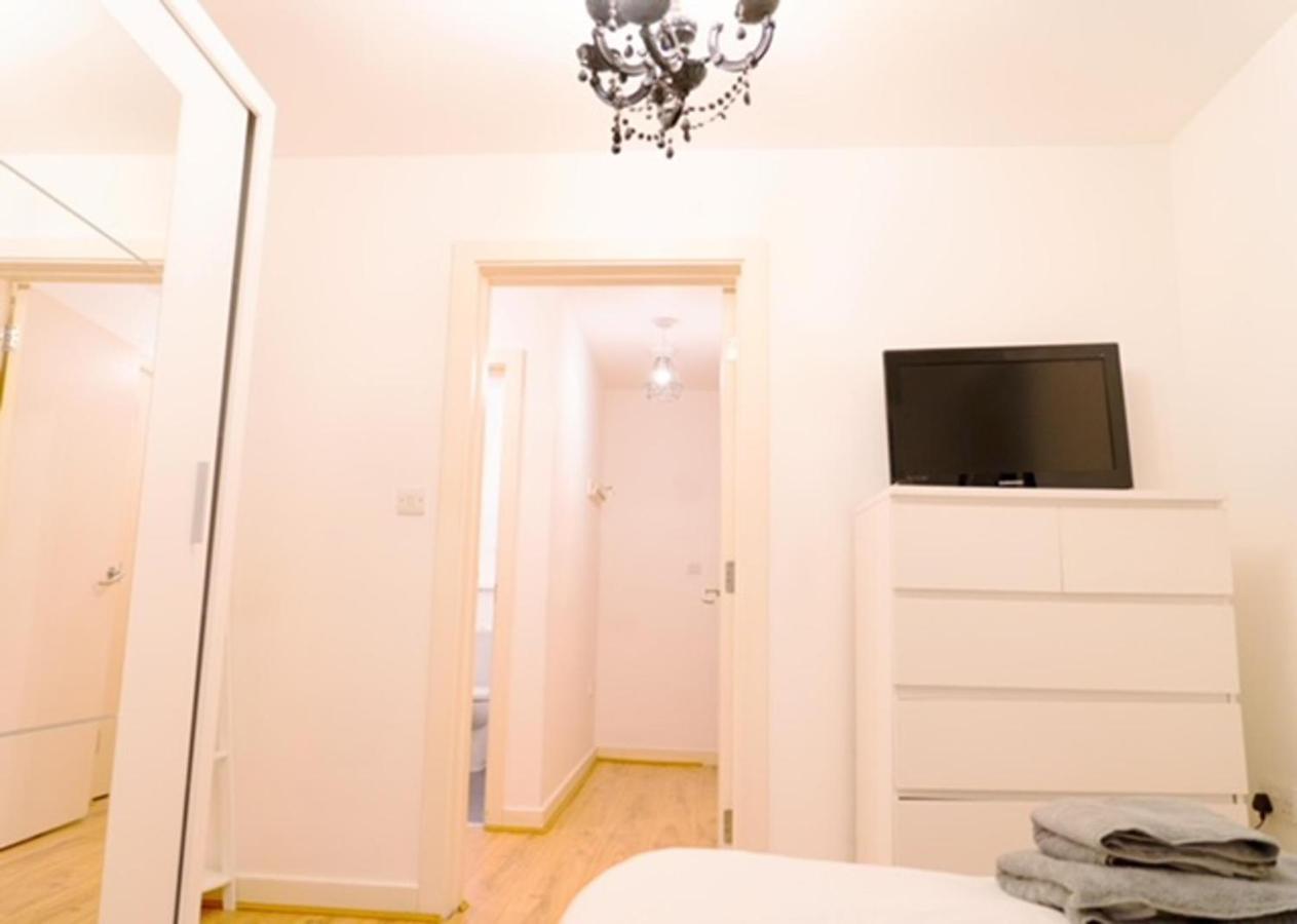 1 Bed - Sleeps 2 - 7 Min Walk To Hackney Station Appartement Londen Buitenkant foto